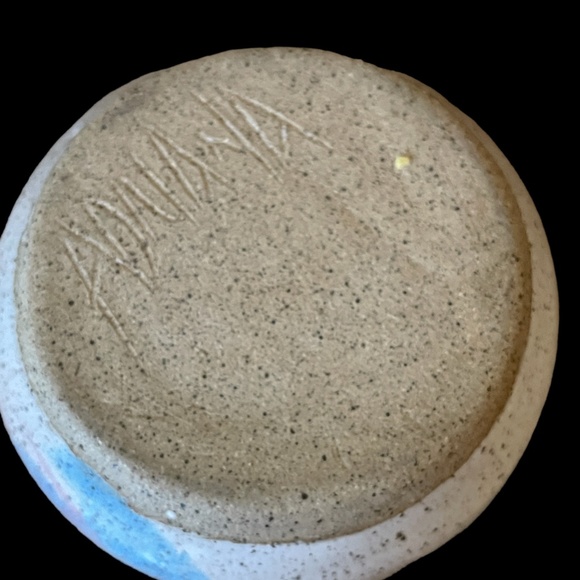 Studio Pottery Garlic Keeper Crock / Tea Light Holder - Picture 11 of 12